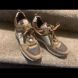 Michael Kors Shoes NEVER WORN $100/OBO Size 9M